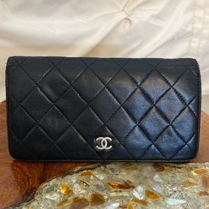 CHANEL CC Lambskin Long Black Bifold Wallet - Authentic!